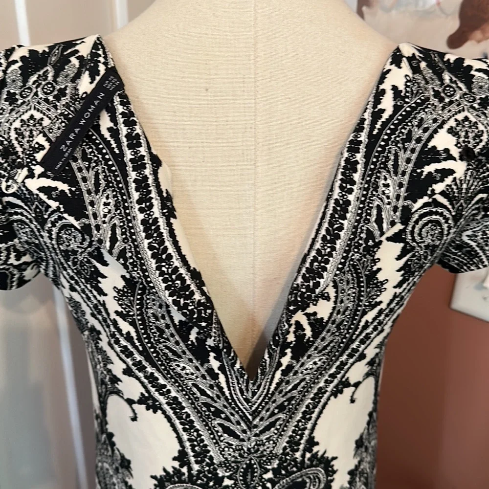 Zara Woman | black & cream | damask | mini | short capped sleeves | XS | dress